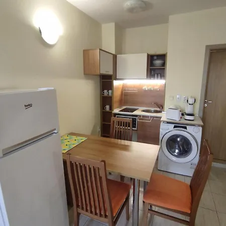 Pollo Sunny Апартаменти *